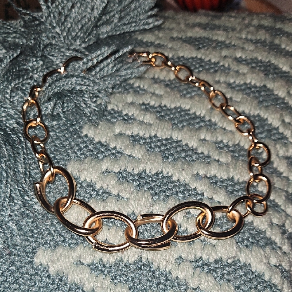 Elegant Gold Chain Link Necklace